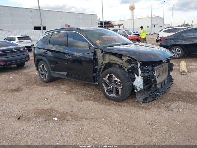 Salvage Hyundai TUCSON Image