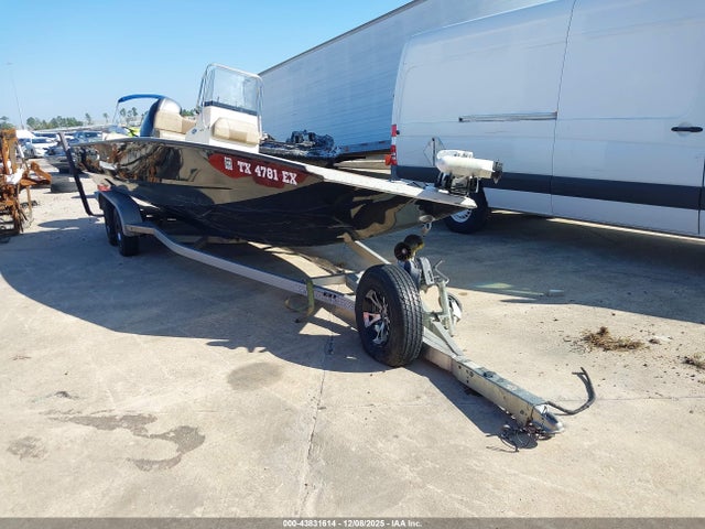 Salvage Xpress H22 Bay Image