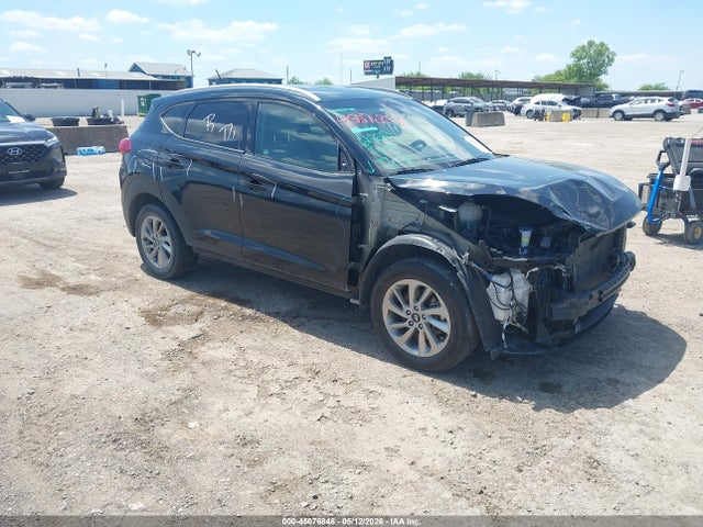 Salvage Hyundai TUCSON Image