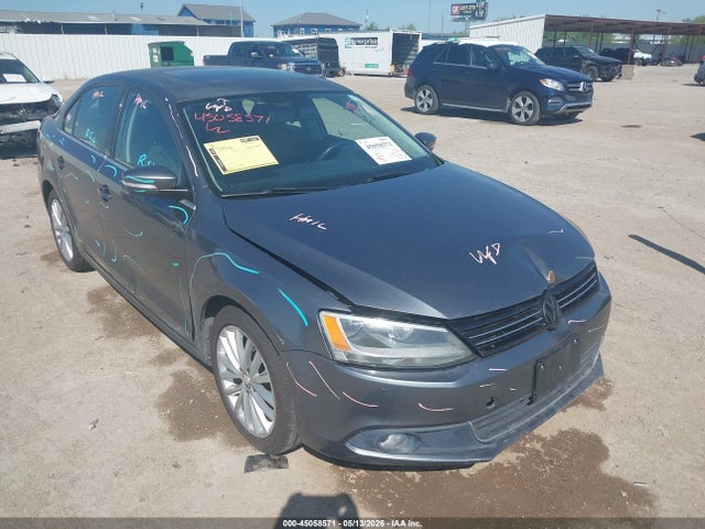 Salvage Volkswagen Jetta Image