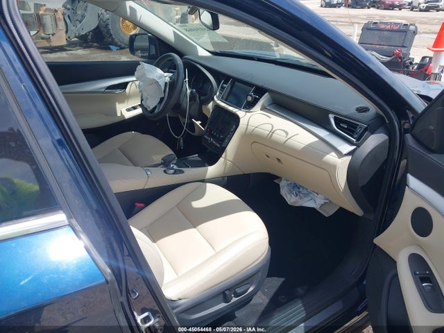 INFINITI Qx Luxe