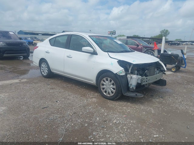 Salvage Nissan Versa Image