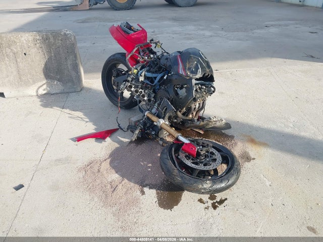 Salvage Suzuki Gsx-r600 Image