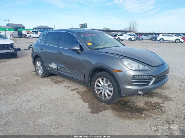 Salvage Porsche Cayenne Image