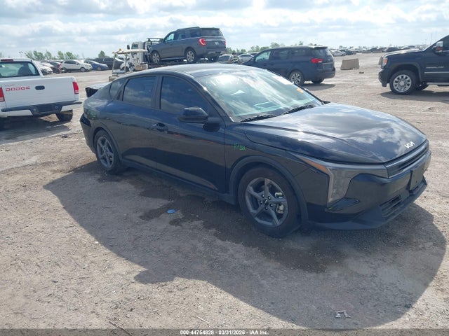 Salvage Kia K4 Image