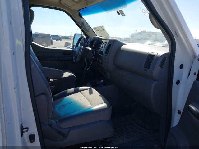 Nissan Nv S V6