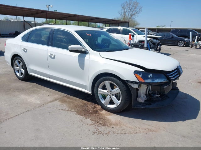 Salvage Volkswagen Passat Image