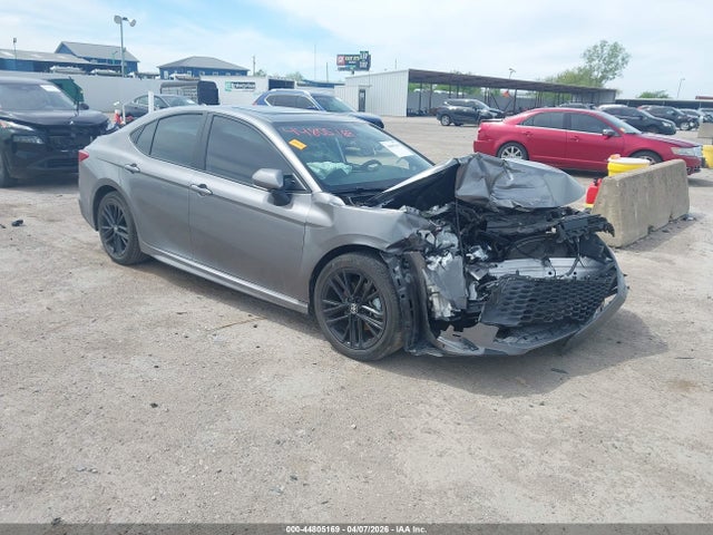 Salvage Toyota Camry Image