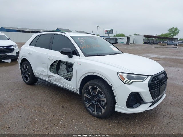 Salvage Audi Q3 Image
