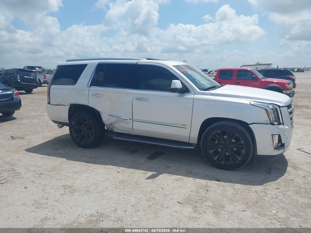 Cadillac Escalade Luxury Collection