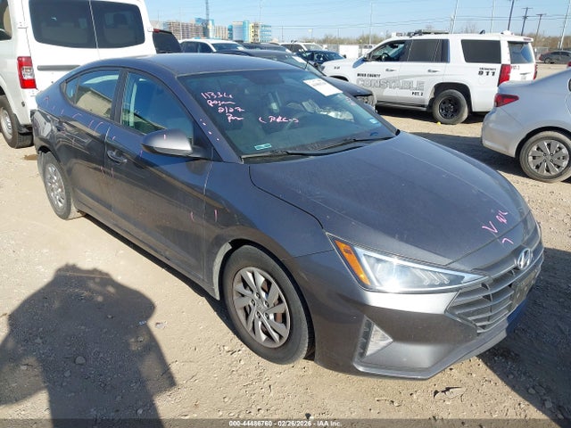 Salvage Hyundai ELANTRA Image