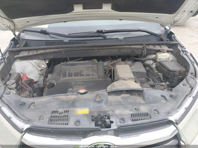 Toyota Highlander Xle V6