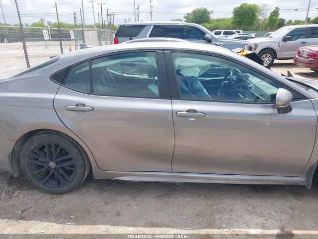 Toyota Camry Se