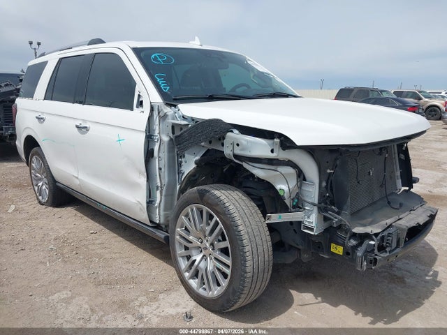 Salvage Ford Expedition Image