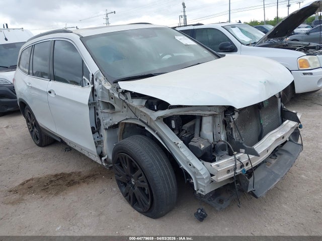 Salvage Honda Pilot Image
