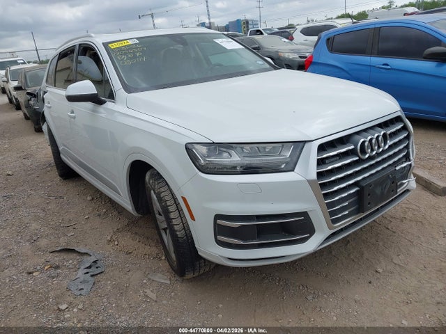Salvage Audi Q7 Image