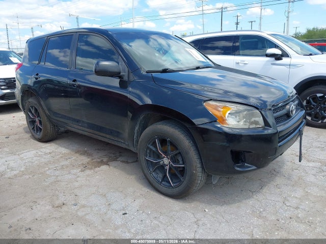 Salvage Toyota RAV4 Image