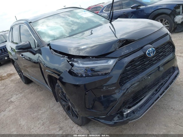 Salvage Toyota RAV4 Image
