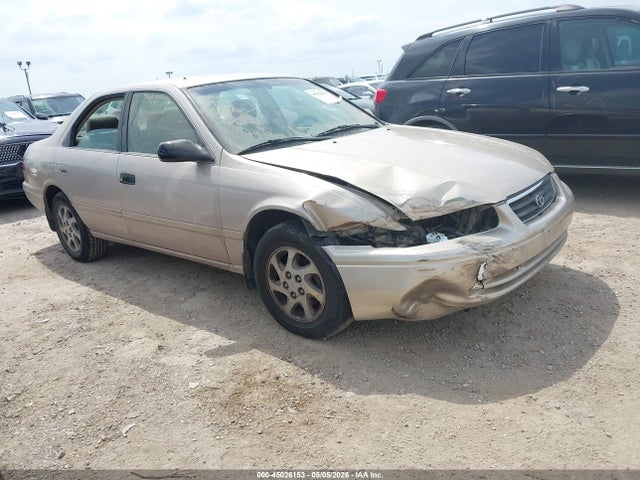 Salvage Toyota Camry Image