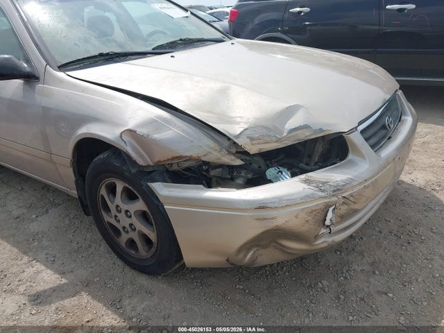 Toyota Camry Le V6