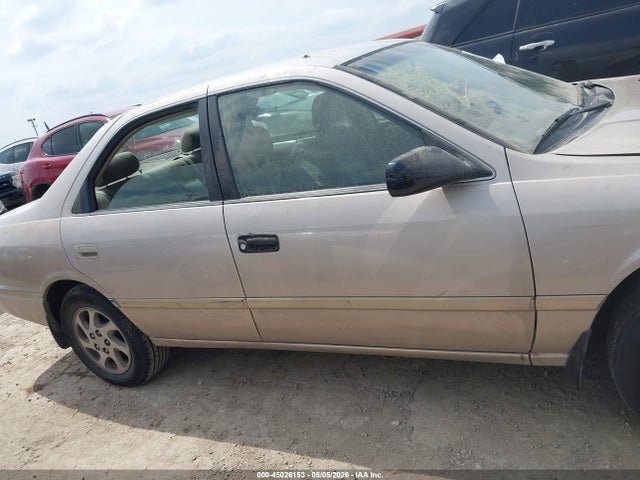 Toyota Camry Le V6