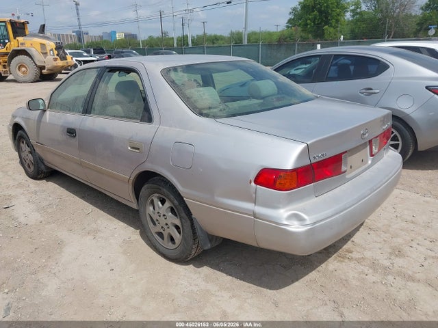 Toyota Camry Le V6