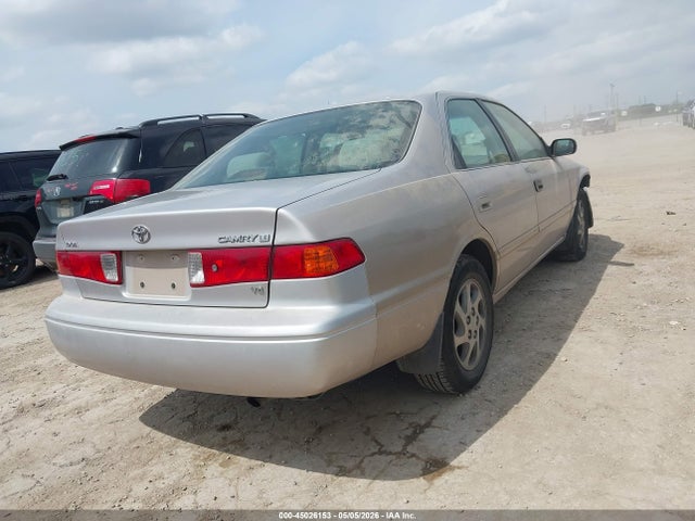 Toyota Camry Le V6