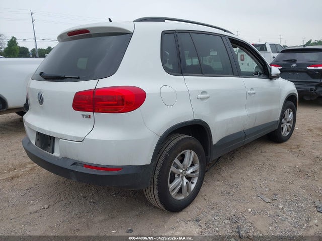 Volkswagen Tiguan S
