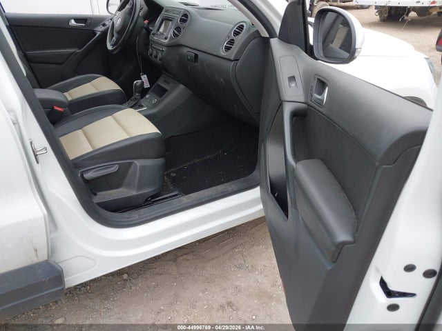 Volkswagen Tiguan S