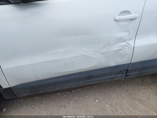 Volkswagen Tiguan S