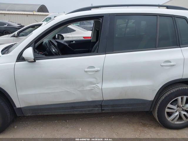 Volkswagen Tiguan S