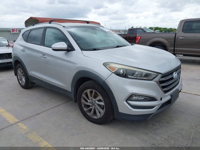 Salvage Hyundai TUCSON Image