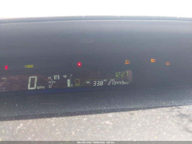 Toyota Prius v Three