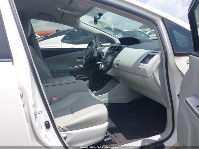 Toyota Prius v Three