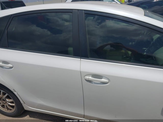 Toyota Prius v Three