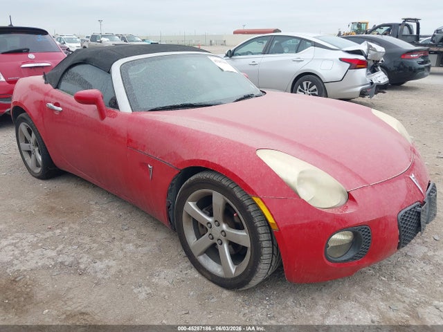 Salvage Pontiac Solstice Image