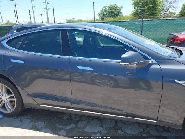 Tesla Model S P85