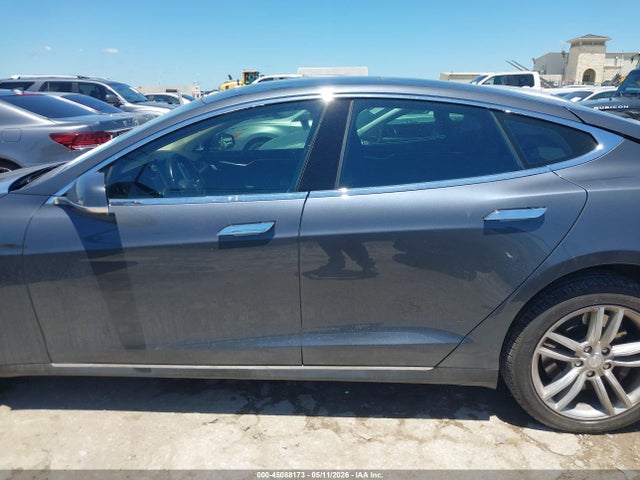 Tesla Model S P85
