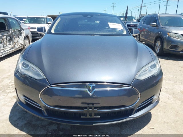 Tesla Model S P85