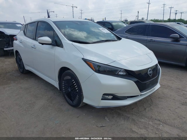 Salvage Nissan LEAF Image
