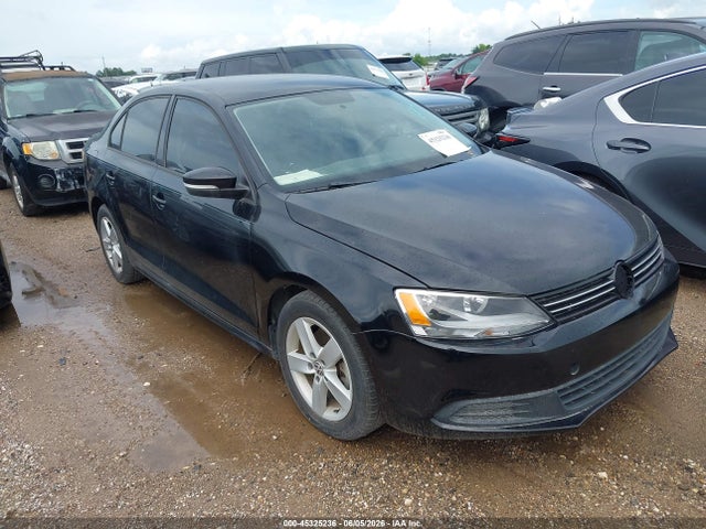 Salvage Volkswagen Jetta Image
