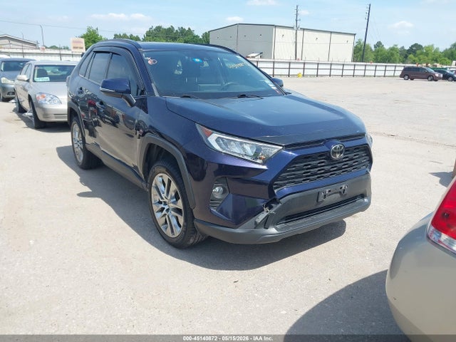 Salvage Toyota RAV4 Image