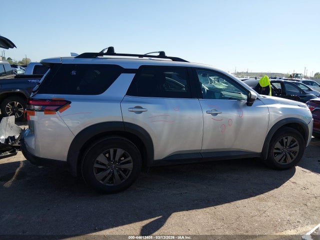 Nissan Pathfinder Sv 2wd