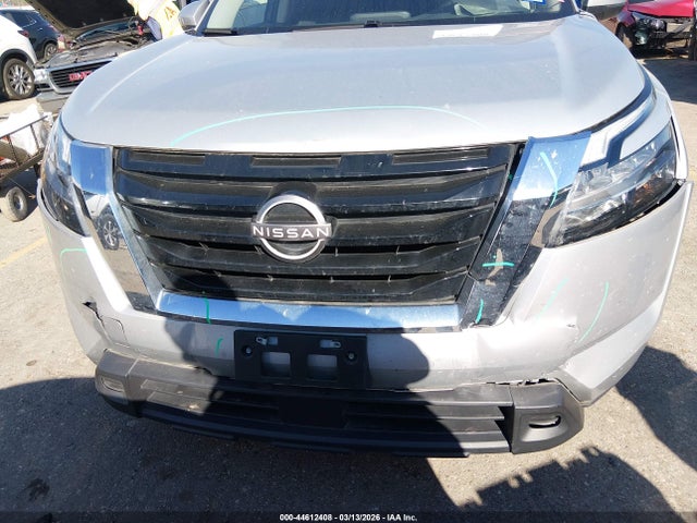 Nissan Pathfinder Sv 2wd