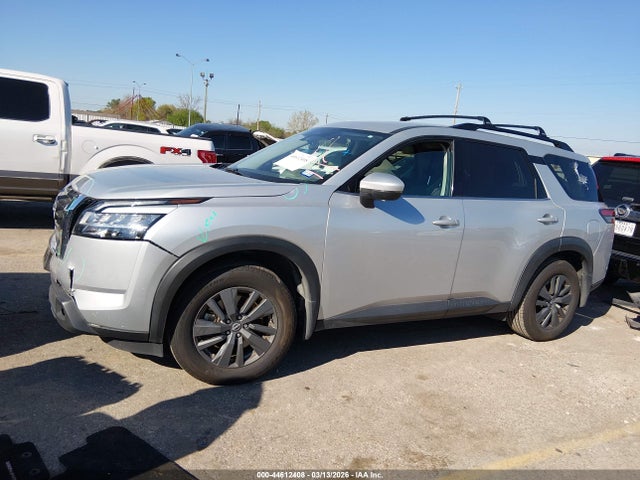 Nissan Pathfinder Sv 2wd