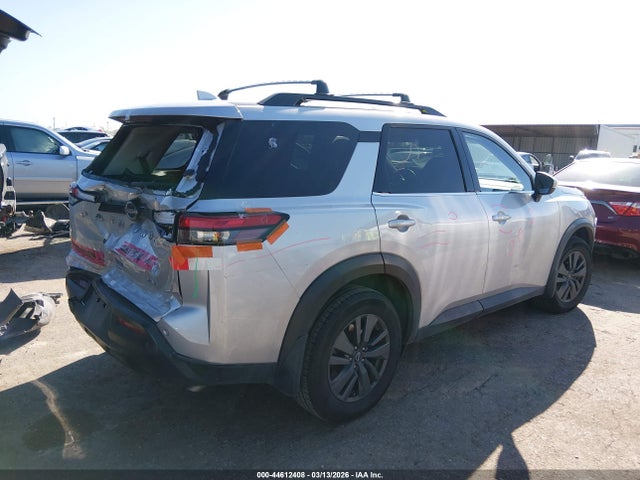 Nissan Pathfinder Sv 2wd