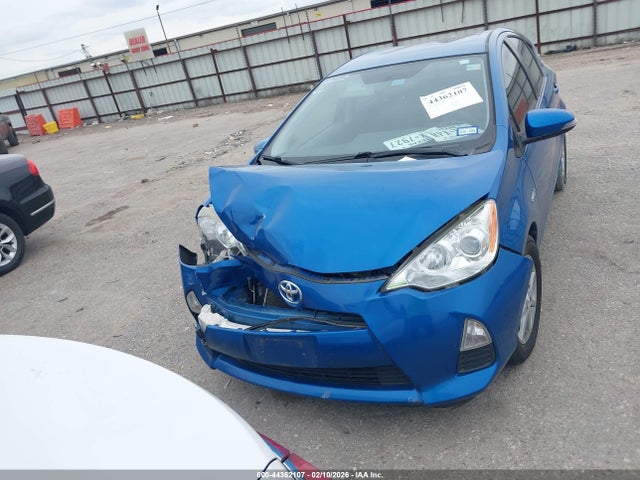 Toyota Prius c Three