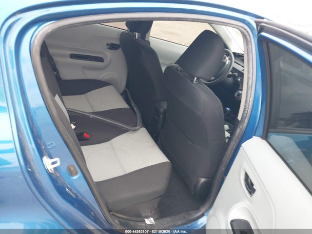 Toyota Prius c Three
