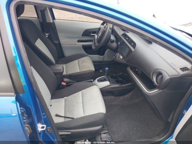 Toyota Prius c Three