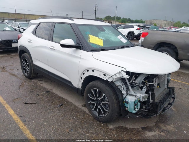 Salvage Chevrolet Trailblazer Image